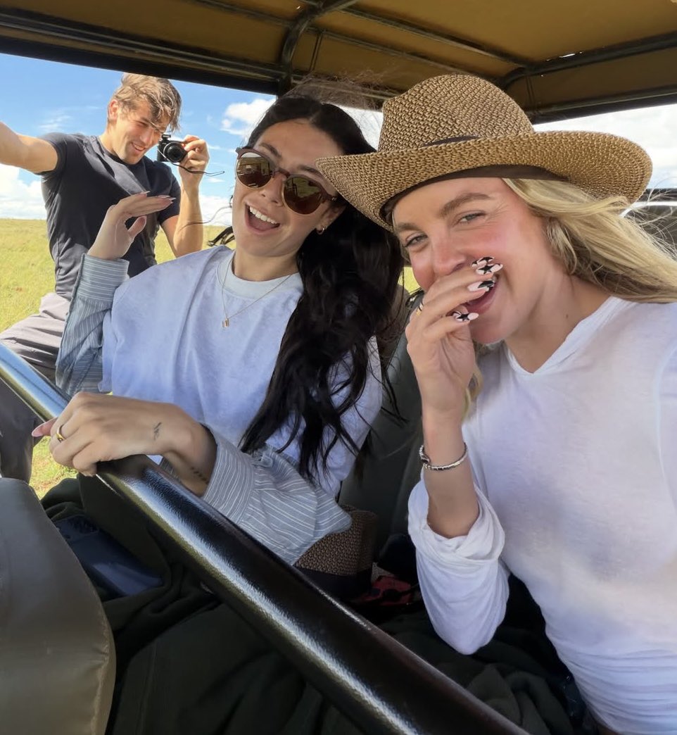 pooledaz888 tweet media