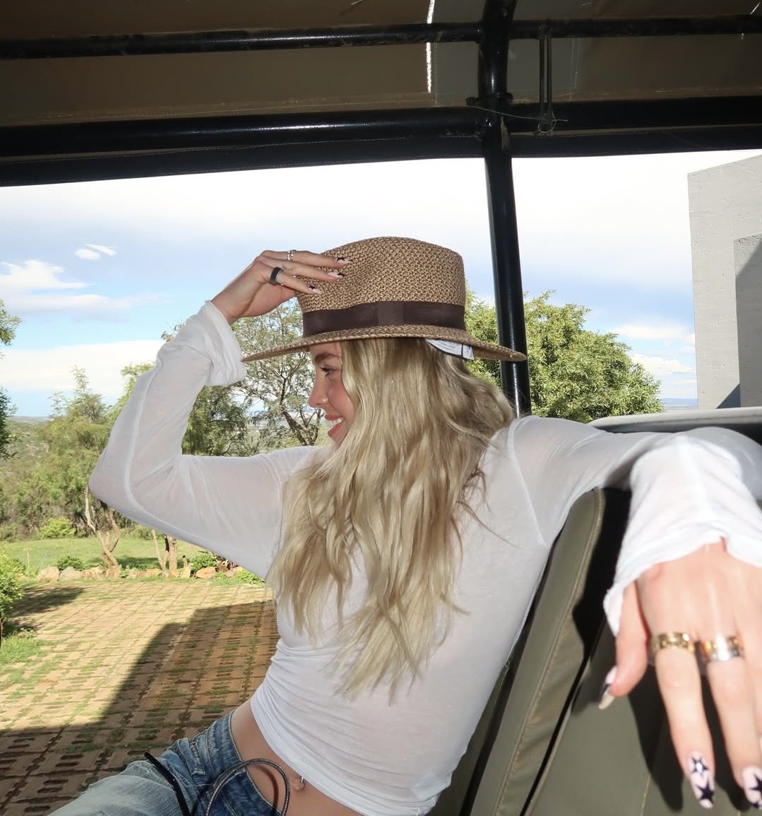 pooledaz888 tweet media