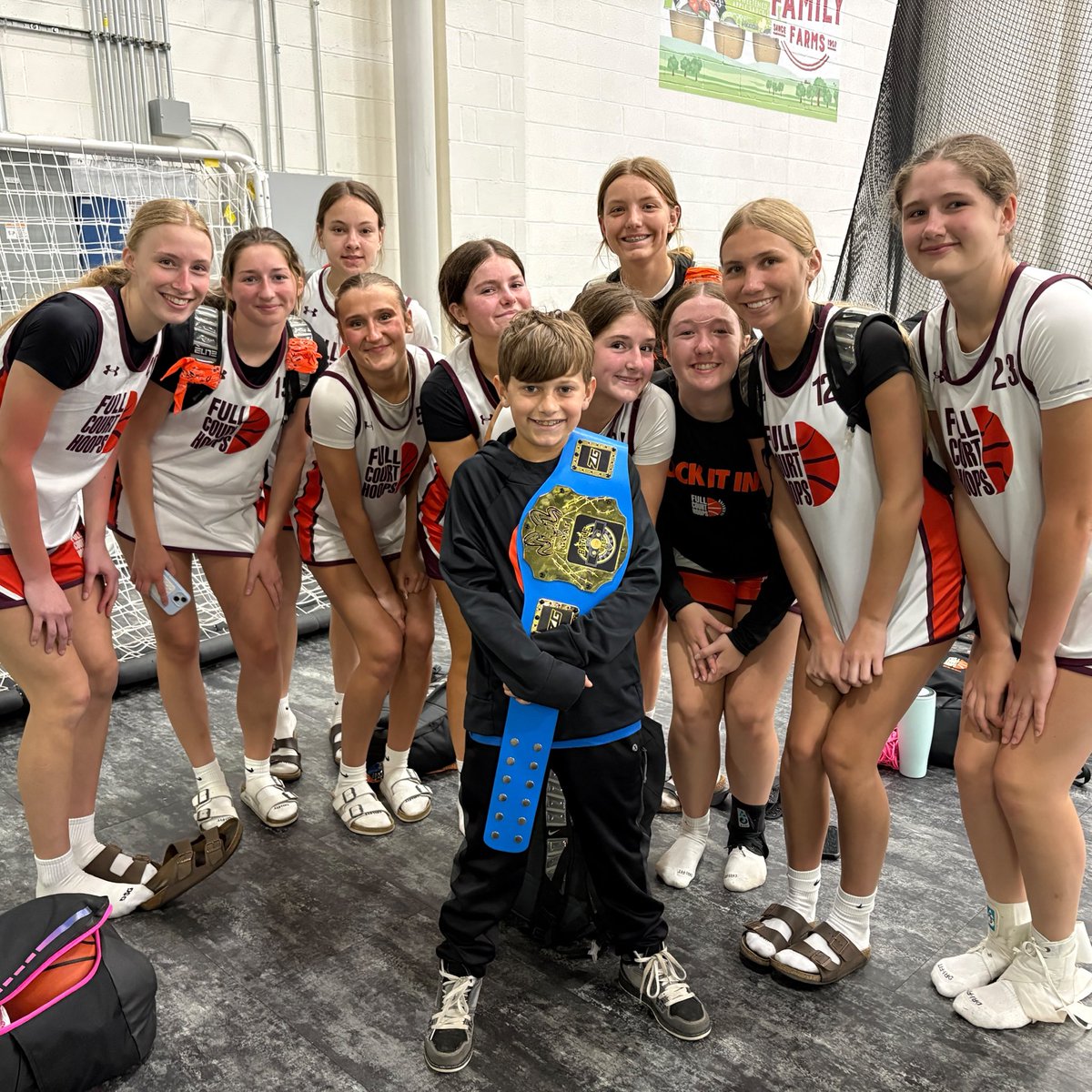 The_CoachWilson's tweet photo. What. A. Weekend!

The @fchclementines traveled out to Manheim, PA for this year’s *Live at the Nook!* and they matched up with some incredibly talented teams from NYC, Long Island, NJ &amp; PA, going 3-1. 

They EARNED every single win, playing gritty, team basketball!

🍊🤍💪🏼 https://t.co/lWJfujSIuw