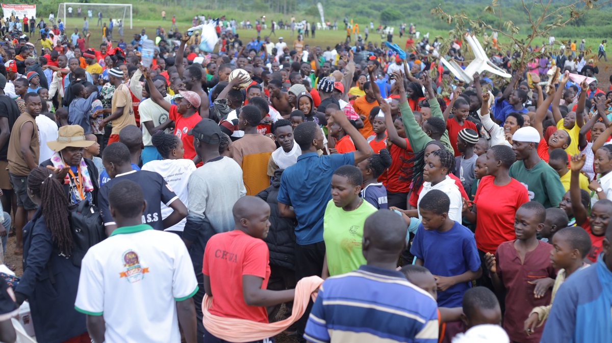 USSSAOnline's tweet photo. USSSA Zonal Qualifiers 2026 U -20 Football Boys – Mukono Zone 

Finals

St Mark Kayunga 1 - 0 Mehta SS

The hosts, St Mark HS Kayunga, take it at home and are crowned champions.

#USSSAZonalQualifiers2026 https://t.co/ENCUfblHPX