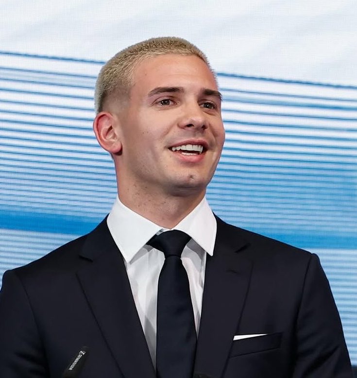 🅓🅞🅝🅨 tweet media