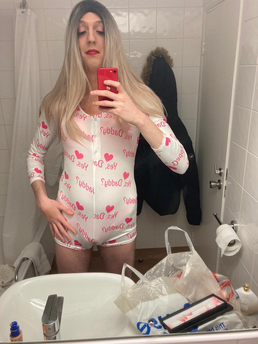 SissyKaluna's tweet photo. @MistressLHush Based in Berkshire https://t.co/jbyZO5R9VK