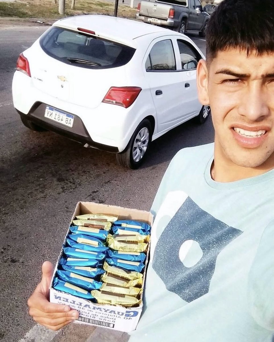 Por que no lo dejaron vendiendo alfajores a Rivero?
