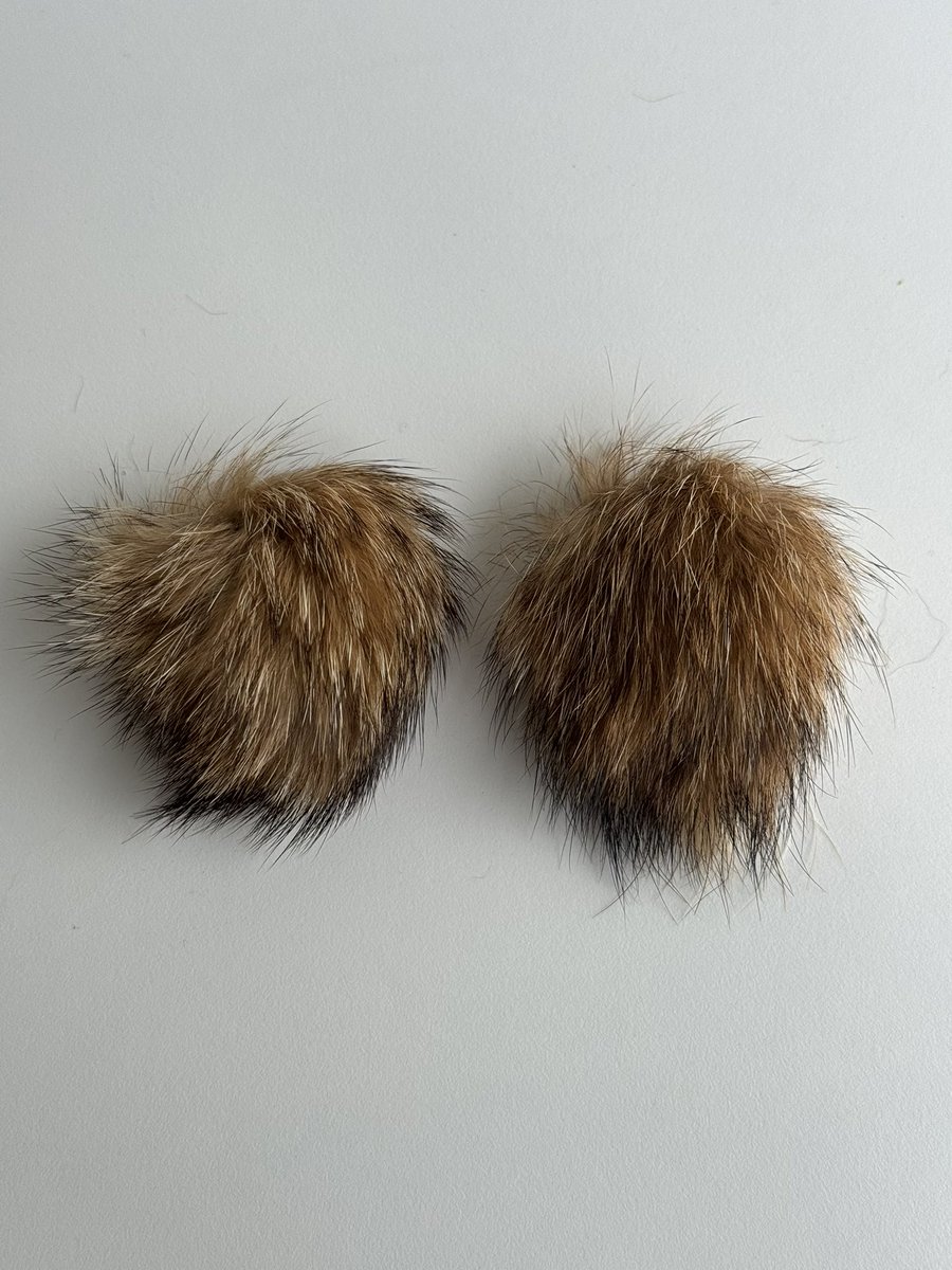 omgtiffanie's tweet image. I thought she was wearing these earrings I made for a sec 💔 #oneday