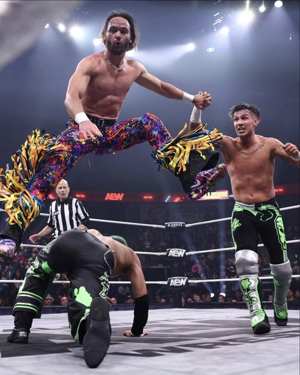 MattJacksonOOC's tweet photo. This is as Young Bucks as it gets!!!😄💯

#AEW #AEWCollision #Elite #YoungBucks #Rascalz https://t.co/pHfOtqxb56