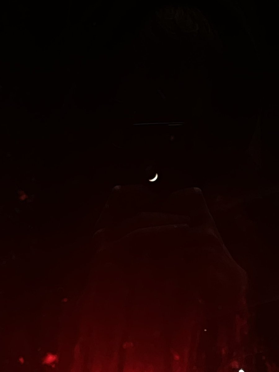 the moon is making herself very visible tonight x