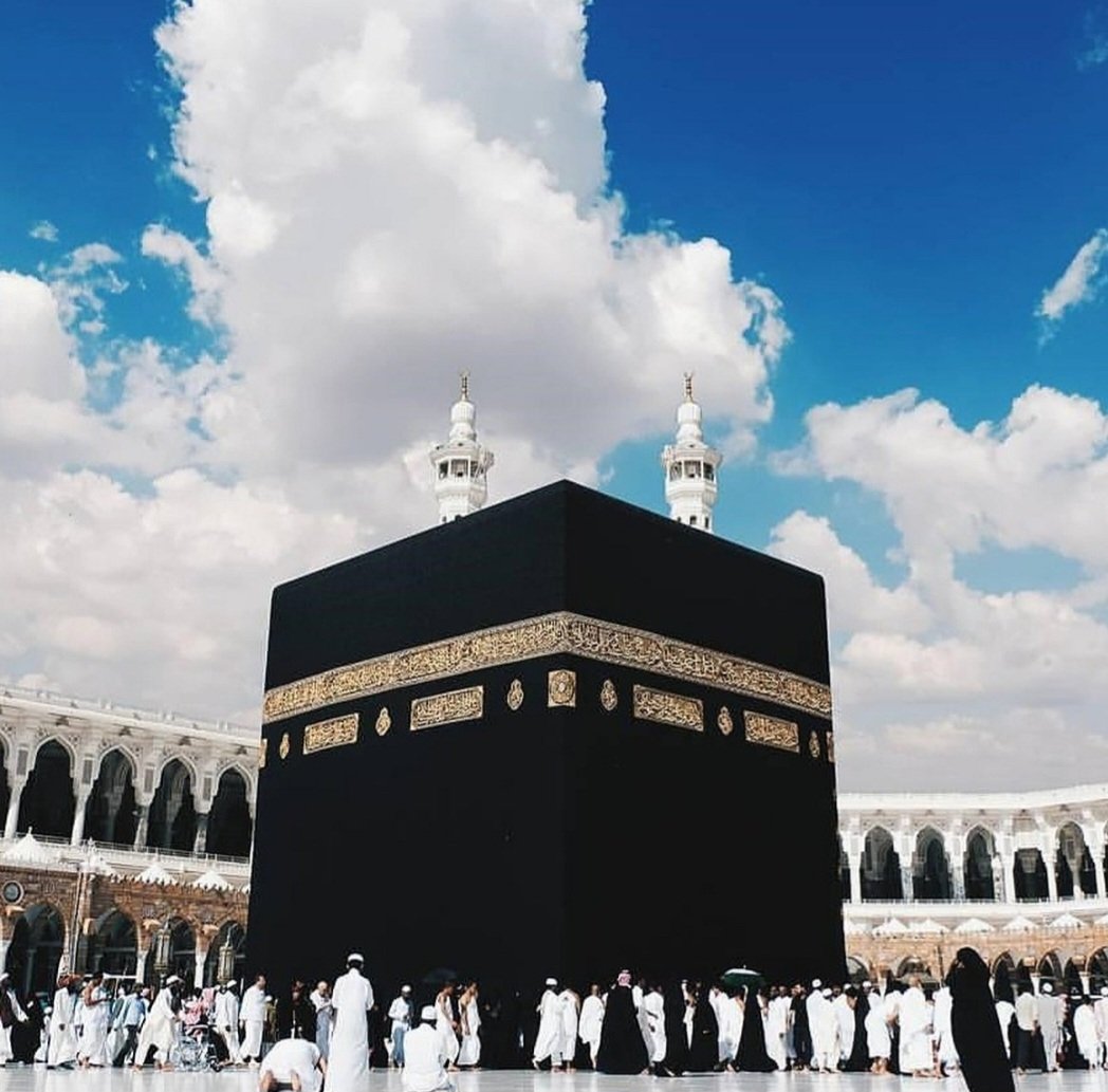 TheTrumanShow12's tweet image. #SO, #BRI, #WANTS #TO #KNOW, "#WHERE #IS #THE #MONEY"...#A #BRIEFCASE #FULL #OF #AMERICAN #DOLLARS...