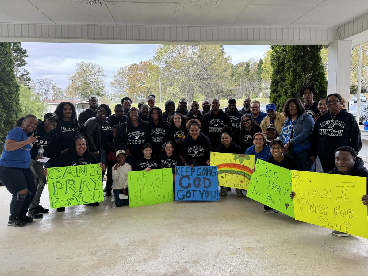 kj_kennedy4's tweet image. A couple weeks ago I served with my church during outreach. Got to pray for people and pay for a few meals. Felt good showing the love of Jesus and giving back. Just trying to grow on and off the field.
#Faith #Service #Character #LoveofJesus #Community #Leadership