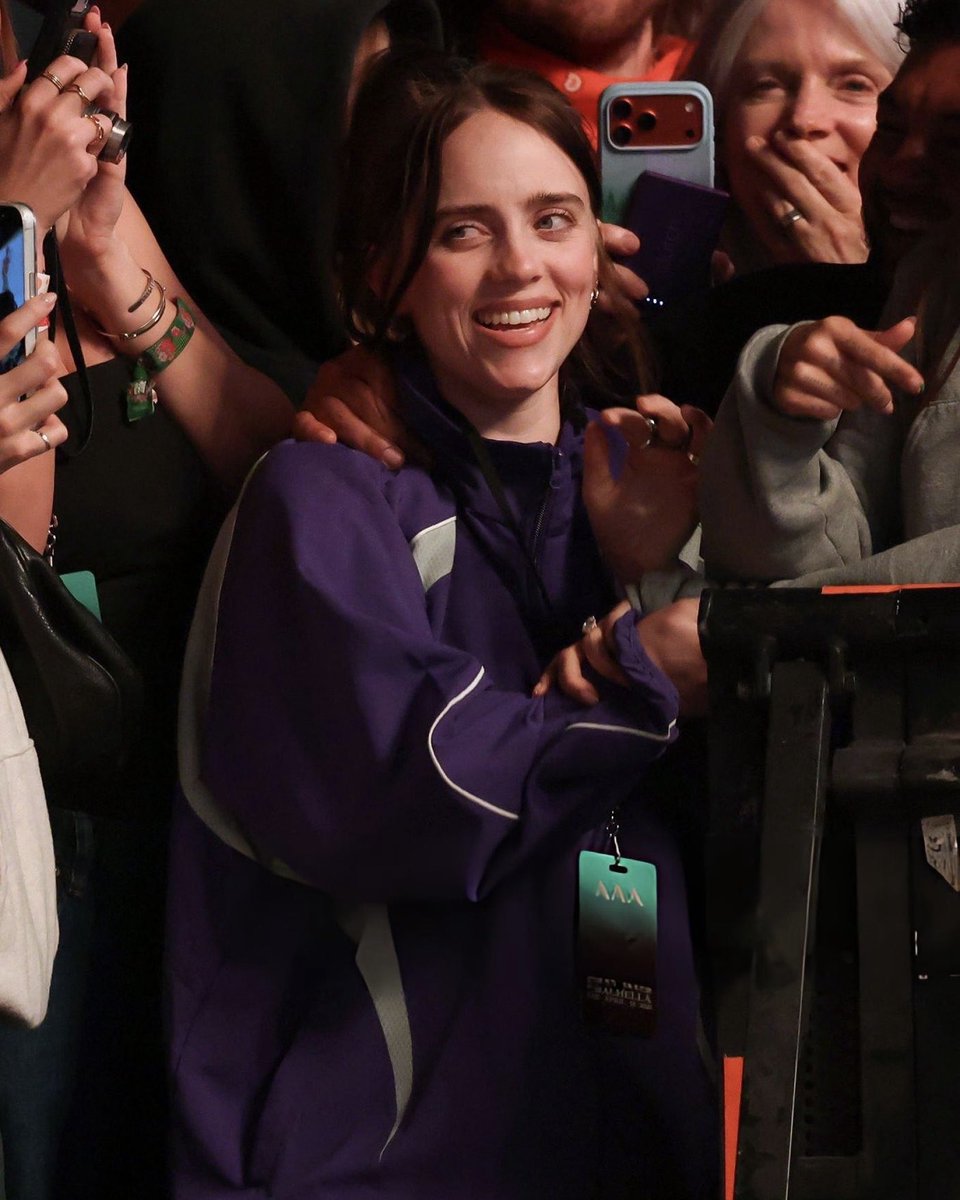 billie archive tweet media