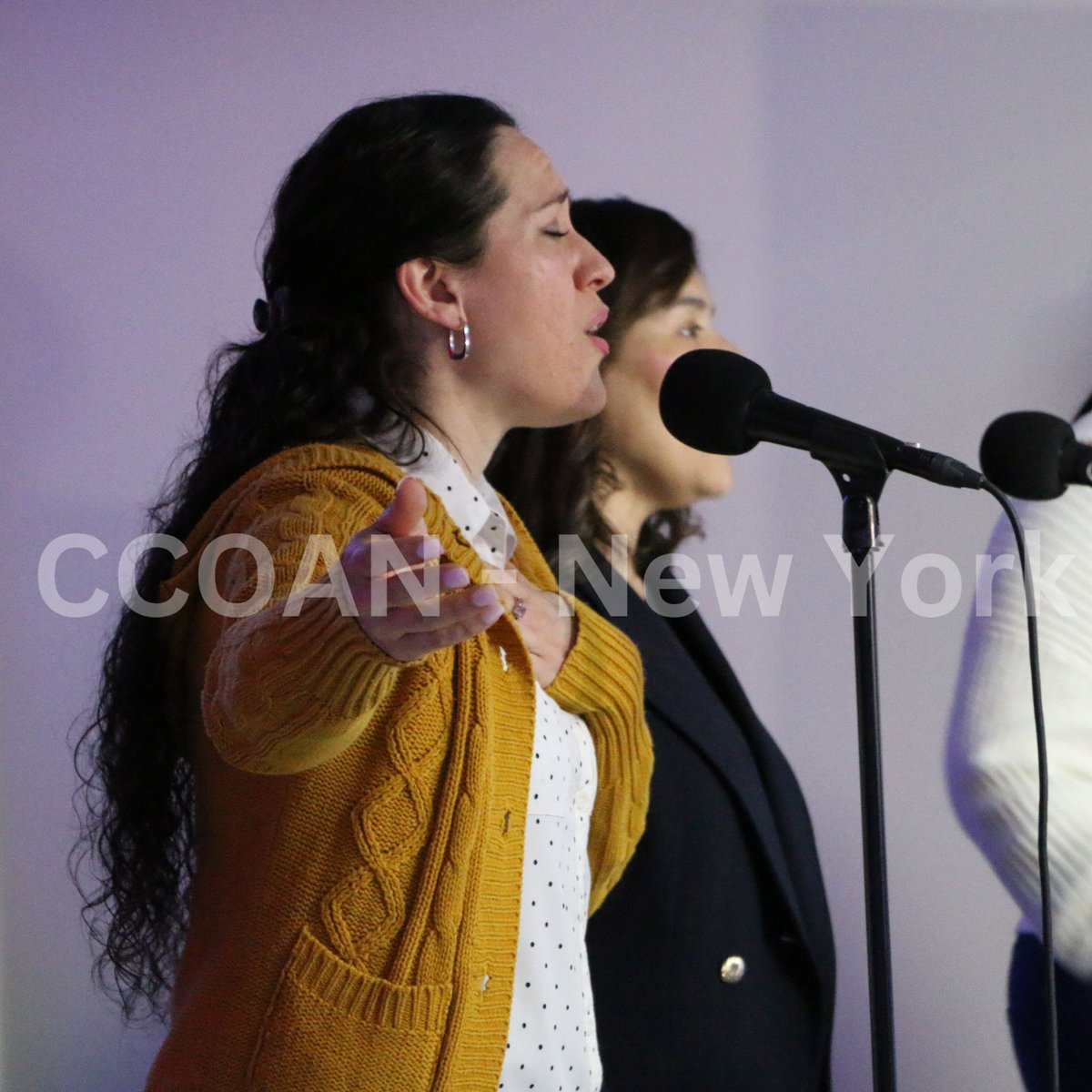 CCOANNewYork's tweet image. In this sacred moment, let’s pause and center our hearts on God. As we worship, we step into His presence—where burdens are lifted, hearts are renewed, and strength is restored!

#CCOANNewYork #SundayService #ProphetHarry #Worship