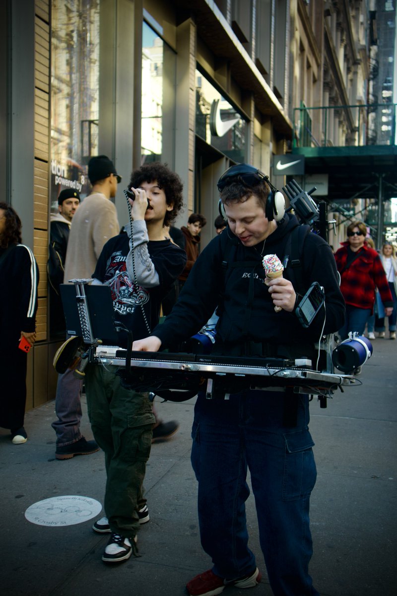 Lefty Van Lowe tweet media