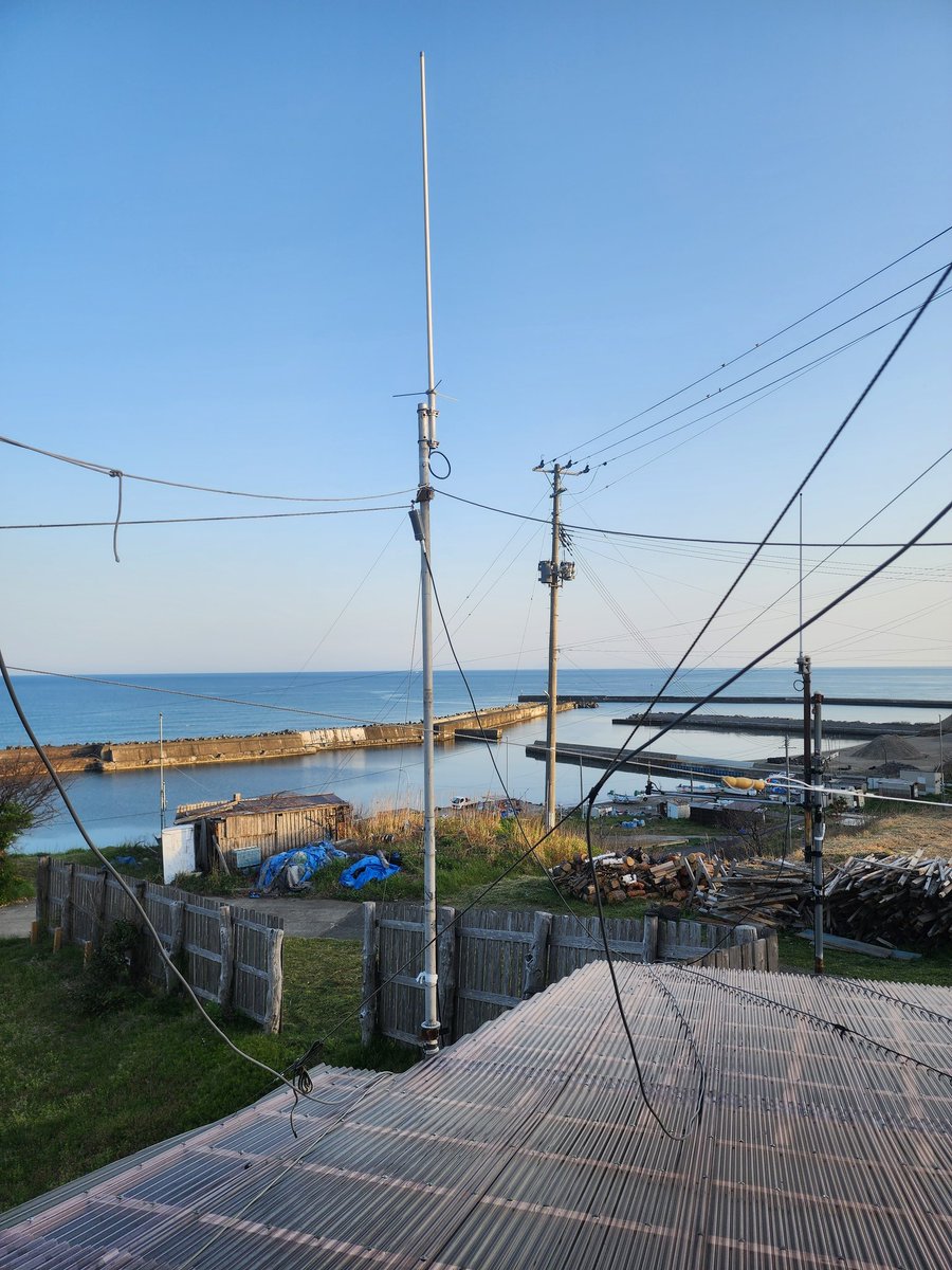 おはようございます❗️
4/20月曜日。良い天気です。今日はだいぶ気温も上がる予報で汗かきそう😥水分多めと夏アイテムもそろそろ準備しないとダメかも？
コンディションも上がりそうで上がらない、アンテナショボいから聞こえてないだけでは無さそうだけど🤔ダクト工事中？
では、本日もFBに👋