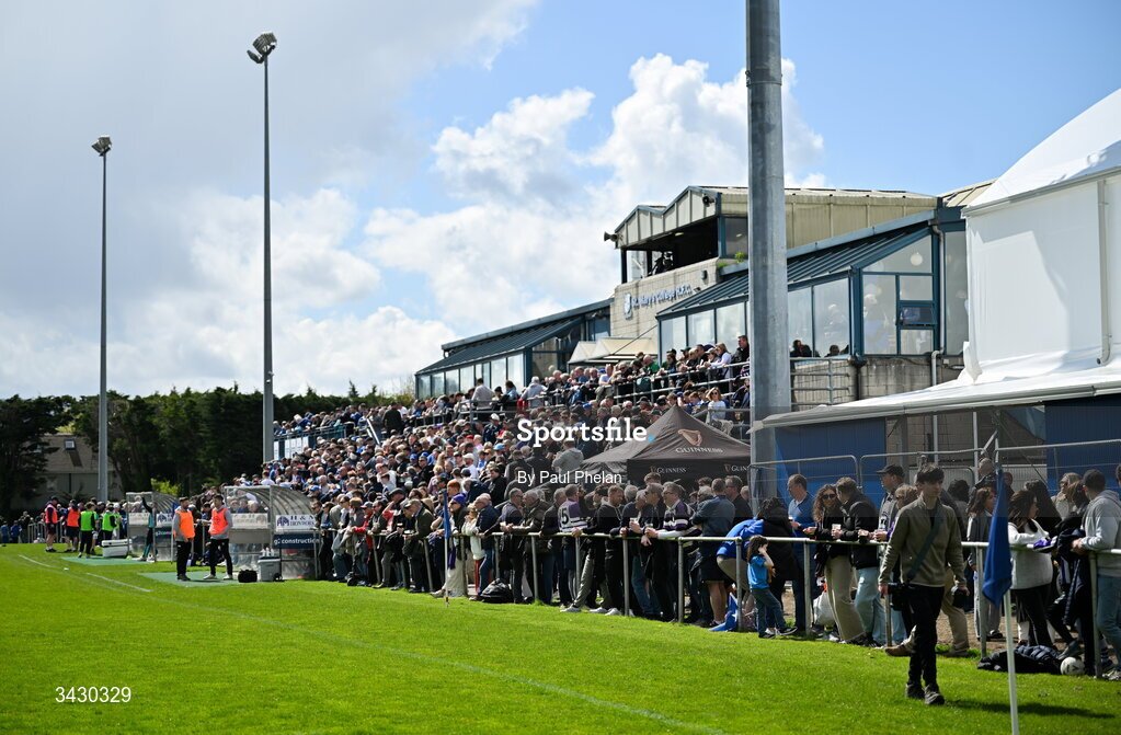 Richie_Allen's tweet photo. A huge reason for the success of the AIL in recent years is down to some of the clubs.

Getting great crowds to most games. Packed lunches. Being key to the community.

Next weekend, St. Mary's v Clontarf will be a cracker.

UCD v Trinity for 1A status is epic too.

It's cool. https://t.co/BG99D4O58c