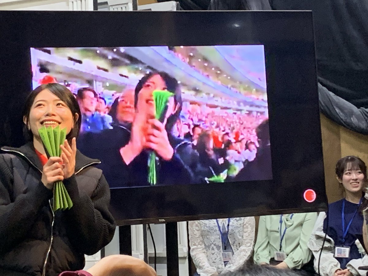 savabiyan's tweet photo. @tobiraza #愚者ラマ2026 のファンミに、#おとな演劇部　も応援に馳せ参じました！
#座・高円寺　では杉並区民割引あり、3チーム観るのにありがたいシステム！
伴さんとニコイチになって光栄です！
ネギお姉さんの秘密が解けました！
本人はもっと美人です！
#スイングCチーム　貴重な1回きり公演楽しみたい！ https://t.co/zKmbdAI78f