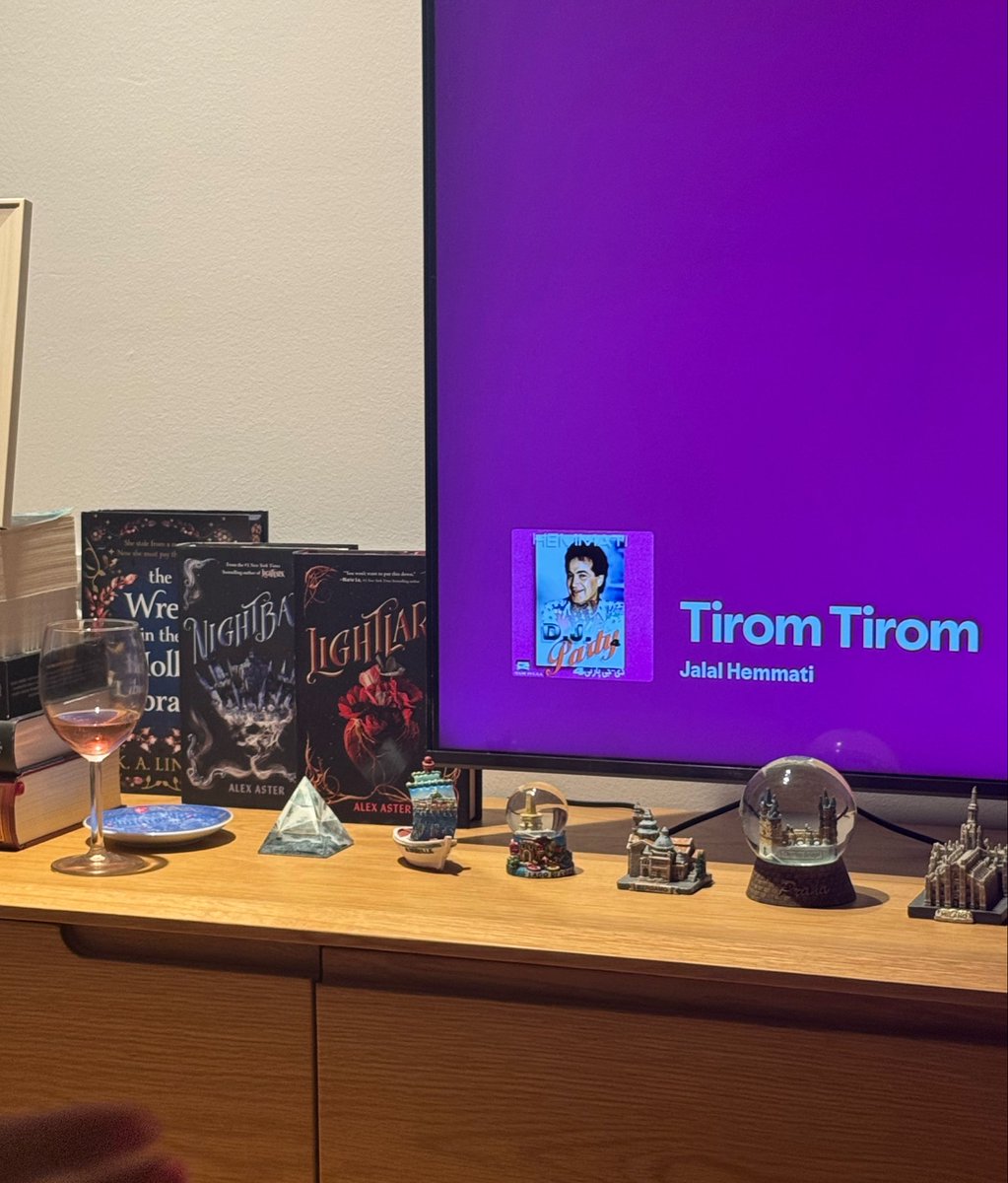 Basilieee tweet media