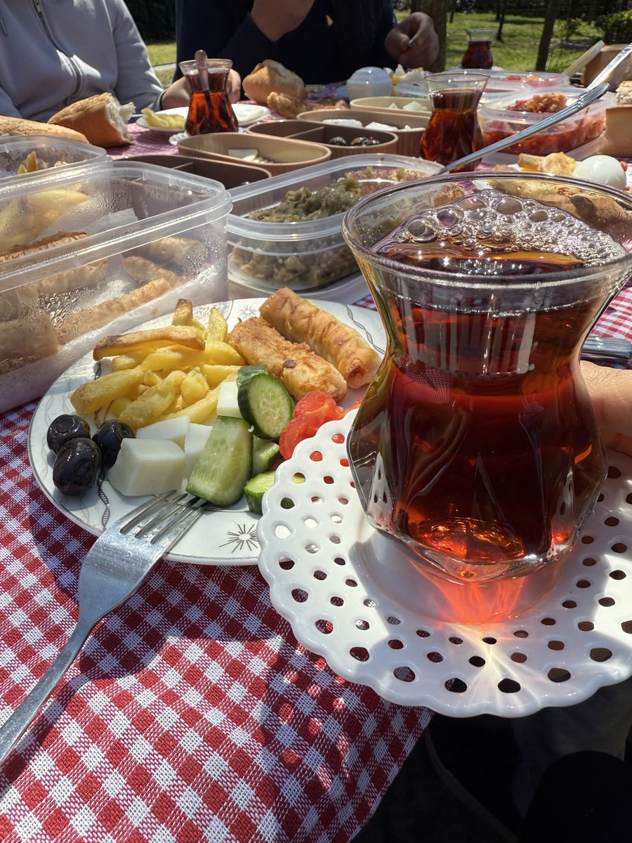 nsbcbn8's tweet photo. Bir çay ,bir dost… https://t.co/tpbU6FabKy