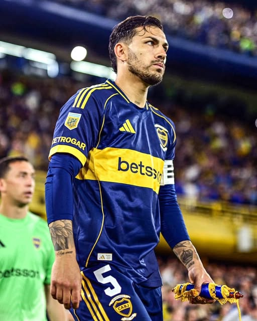 GOL DEL MEJOR JUGADOR DEL FUTBOL SUDAMERICANO

ES LEANDRO PAREDES, PENDEJO IRRESPETUOSO, RESPETÁ LOS RANGOS