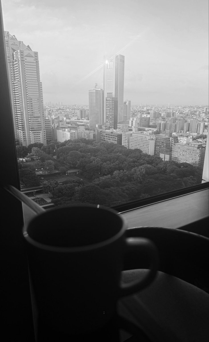 JosiahWay's tweet image. Ohayō! Channeling my inner @chris_neto with a  black-&amp;amp;-white good morning coffee shot. #AVinTheAM #Tokyo