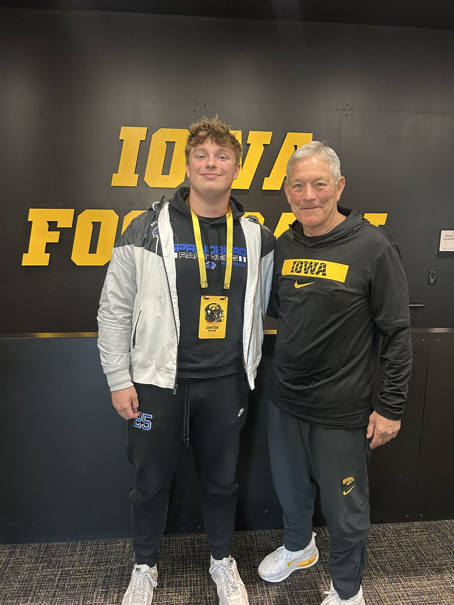 CNapier2027's tweet image. Awesome visit to @HawkeyeFootball yesterday! Grateful for the time spent with Coach Ferentz, Coach Bell, and Coach Braithwaite. Loved getting around the program and building those relationships, Iowa is a special place! Pumped to have Coach Bell in Springboro soon. #GoHawks