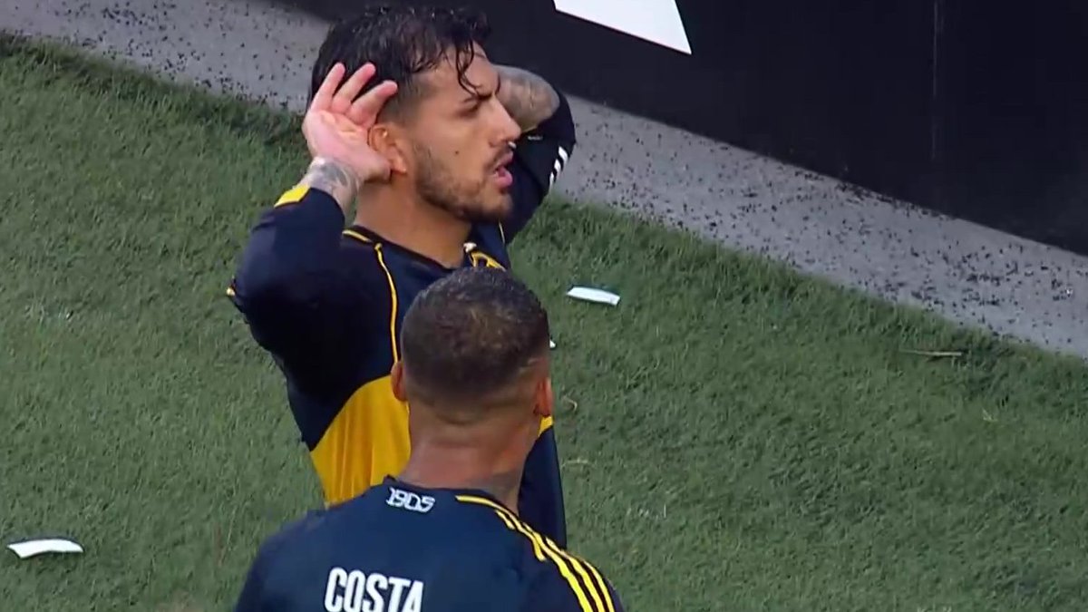 TyCSports's tweet image. ¡BOCA ABRIÓ EL MARCADOR!

Sobre el final del primer tiempo y de penal, Paredes puso el 1-0 ante #River.