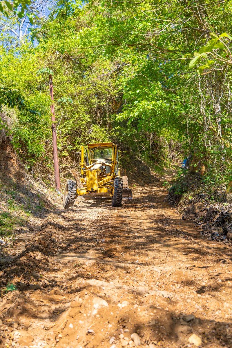 GANAOFICIAL's tweet photo. 🔶El equipo municipal de #CabañasOeste, ejecuta trabajos en el acceso hacia el caserío Los Platanares, en #Jutiapa, con el objetivo de mejorar la movilidad de las familias y las condiciones de circulación. 👷🚧👷

#LorenzoRivas #Alcalde. ✍️🇸🇻 https://t.co/h6vzkOQAz7