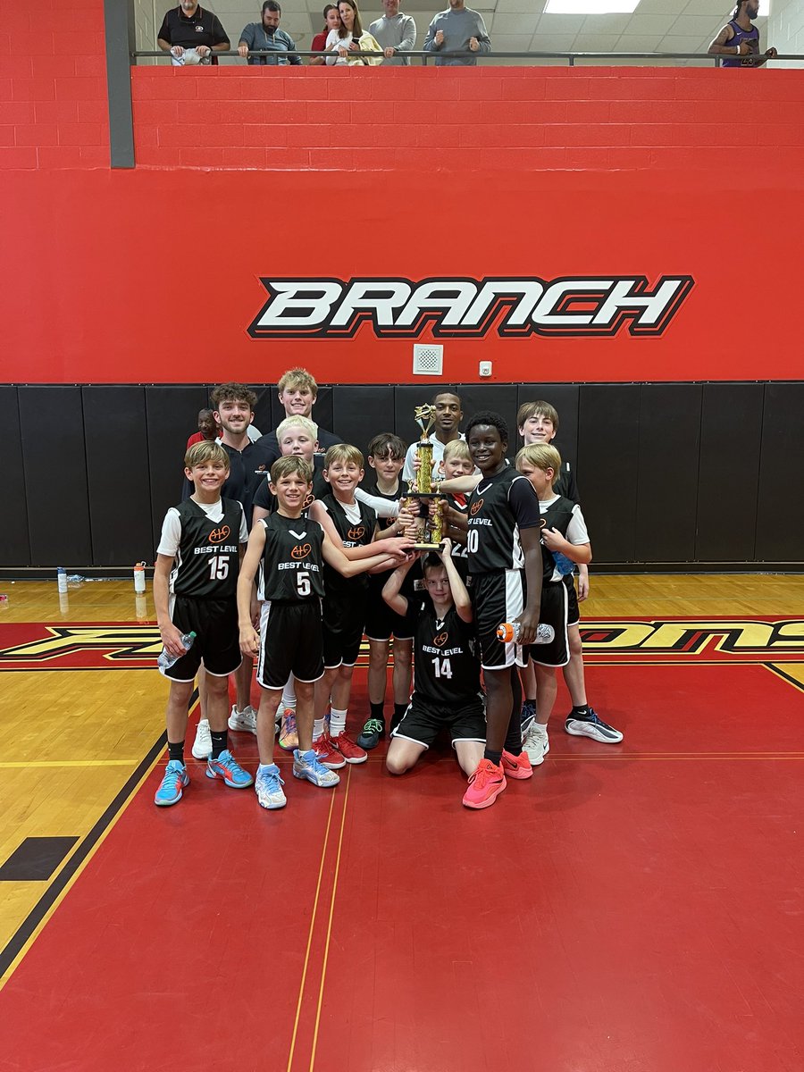 northgareport's tweet photo. Best Level Basketball came out on top with a BIG win over Hoop Gwinnett in our 5th grade boys championship game, beating them 42-23! https://t.co/K65aFufI6E
