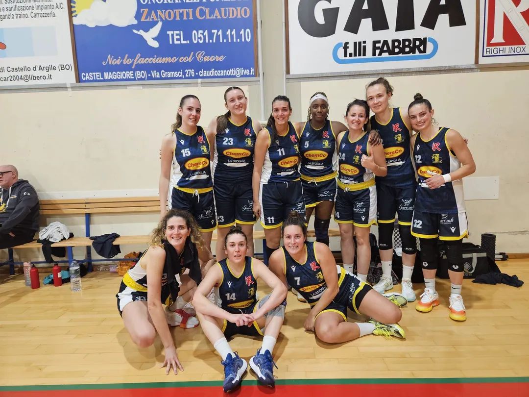 martintobler32's tweet photo. Puianello Basket derrotó a Peperoncino Basket 73-66 por la Serie B Italia. Camila Kirschenbaum @Camiik5 anotó 19 pts,Su equipo quedo con 21 ganados y 6 perdidos para seguir segundos. https://t.co/v4WGjX5a36