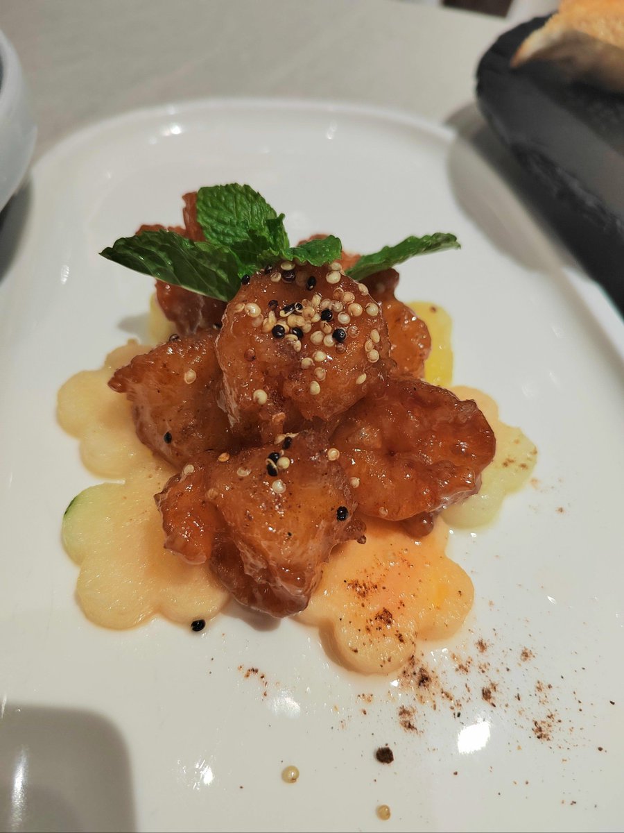 simonzfashions's tweet image. Swap junk for fuel!  Grilled chicken + quinoa + roasted veggies = 30g protein, fiber, u0026 energy to crush your day. Easy, tasty, actually satisfying. Who’s trying this tonight  #FatLossMeals #CleanEating