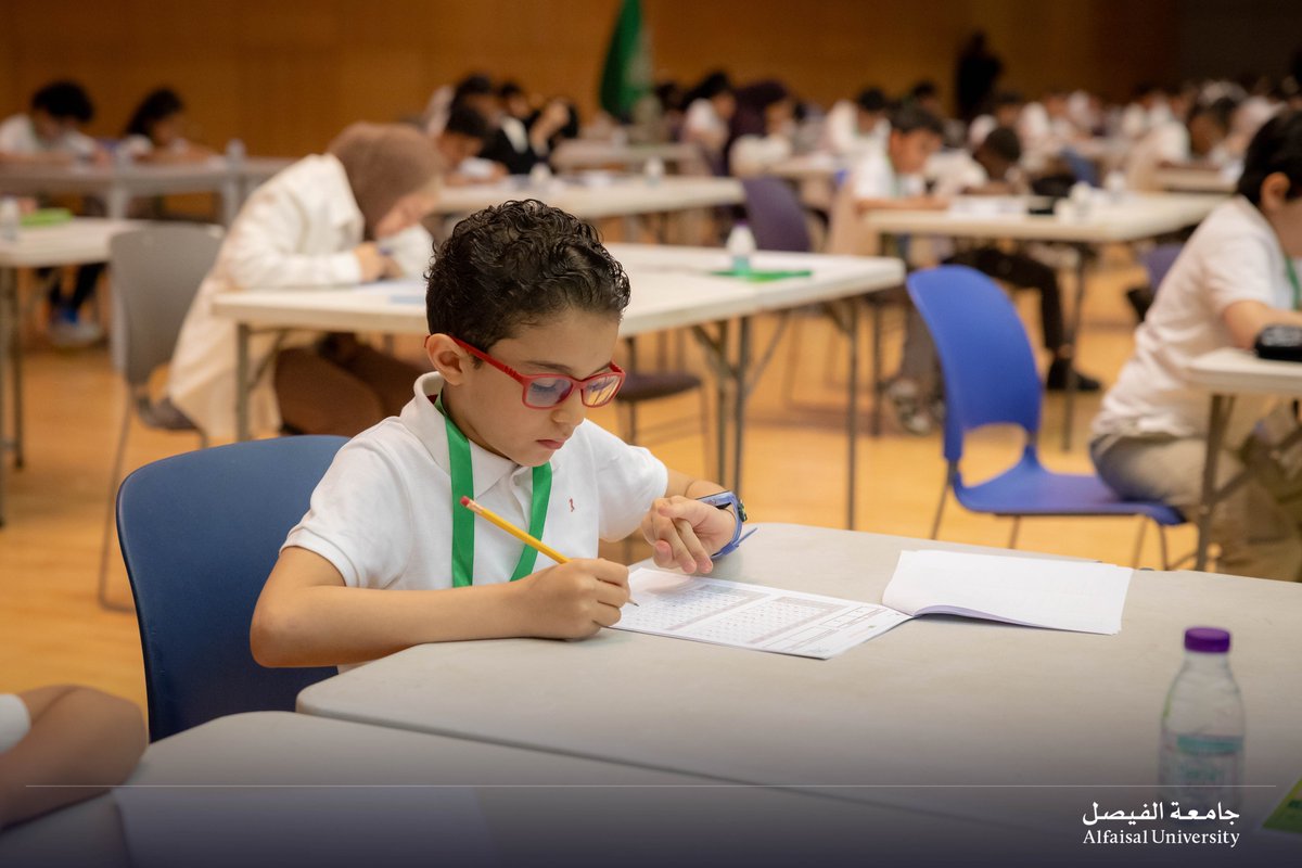 Alfaisaluniv's tweet photo. استضافت #جامعة_الفيصل يوم السبت 18 أبريل البطولة الوطنية الثالثة للرياضيات الذهنية، بالتعاون مع الاتحاد السعودي للرياضات الذهنية وشركة الطارق جلوبال، وبمشاركة طلبة موهوبين من مختلف مناطق المملكة. وتأتي هذه الاستضافة دعمًا لتنمية القدرات الذهنية لدى النشء وتعزيز الإبداع، بما ينسجم مع مستهدفات رؤية 2030، حيث شهدت البطولة أجواءً تنافسية مميزة واختُتمت بتكريم الفائزين.