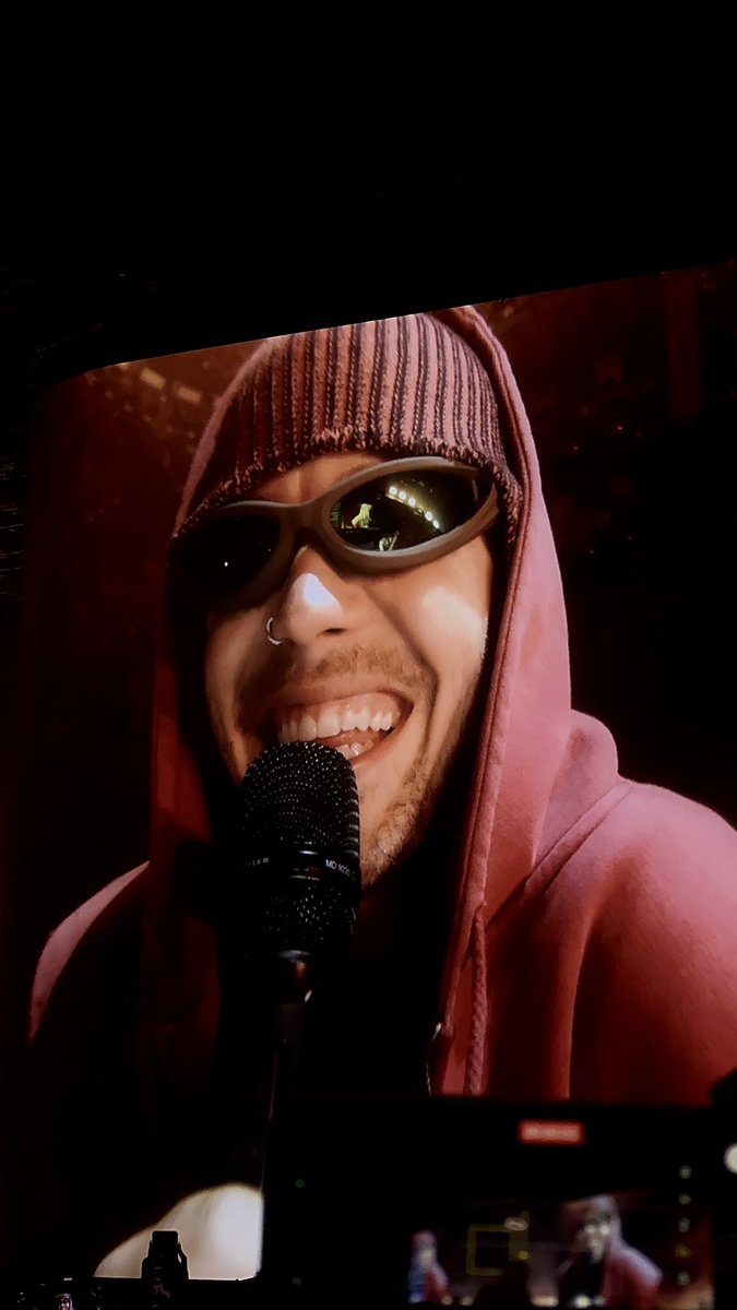 I cannot believe I was lucky enough to see him this weekend. I couldn’t stop crying. His happiness, the way he talked, the way he felt so comfortable and confident. His words, Big Sean’s words, the way he performed. IT ALL FELT SOOOO HEALING. I AM SO HAPPY. WE ARE SO BACK😭💗