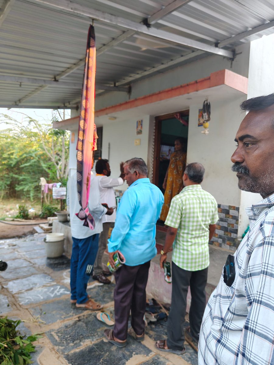 NTK_Srivilli's tweet photo. நாம் தமிழர் கட்சி 
திருவில்லிபுத்தூர் சட்டமன்ற தொகுதி

நாளை பரப்புரை நாள்: 20.04.2026
பரப்புரை நேரம்: காலை 07.00 மணி முதல் இரவு 09.55 வரை.

1.கீழப்பொட்டல்பட்டி = காலை 07.00 மணி முதல் காலை 07.45 வரை

2.அச்சம்தவிழ்த்தான் = காலை 08.00 மணி முதல் காலை 08.40 வரை

3.கோடங்கிப்பட்டி = காலை 08.50 மணி முதல் காலை 09.15 வரை

4.பிள்ளையார்குளம் = காலை 09.25 மணி முதல் காலை 10.00 வரை

5.பெருமாள்தேவன்பட்டி = காலை 10.05 மணி முதல் காலை 10.45 வரை

6.இனாம் கரிசல்குளம் = காலை 10.50 மணி முதல் காலை 11.25 வரை

7.வடக்கு கரிசல்குளம் = காலை 11.30 மணி முதல் மதியம் 12.00 வரை

8.லட்சுமியாபுரம் = மதியம் 12.10 மணி முதல் மதியம் 12.35 வரை

9.சுப்ராஜ் காட்டன் மில் காலனி = மதியம் 12.45 மணி முதல் மதியம் 01.15 வரை

10.மம்சாபுரம் = மதியம் 01.20 மணி முதல் மதியம் 02.00 வரை

11.காந்திநகர் = மதியம் 02.10 மணி முதல் மதியம் 02.30 வரை

12.வ.உ.சி நகர் = மாலை 04.00 மணி முதல் மாலை 04.20 வரை

13.அசோக்நகர் = மாலை 04.25 மணி முதல் மாலை 04.50 வரை

14.திருவண்ணாமலை = மாலை 05.00 மணி முதல் மாலை 05.45 வரை

15.இந்திராநகர் = மாலை 06.00 மணி முதல் மாலை 06.30 வரை

16.SMT நகர் = மாலை 06.35 மணி முதல் இரவு 07.00 வரை

17.ஒத்த ஊர் = இரவு 07.05 மணி முதல் இரவு 07.30 வரை

18.மங்காபுரம் - பெருமாள்பட்டி = இரவு 07.40 மணி முதல் இரவு 09.00 வரை (இரண்டு ஸ்பீக்கர், ஒளி, ஒலி அமைத்து பத்து சிறிய கொடியுடன் வேட்பாளருக்கு வரவேற்பு)

19. பெருமல்சேரி = இரவு 09.10 மணி முதல் இரவு 09.55 வரை

நாம் தமிழர் கட்சி 
திருவில்லிபுத்தூர் சட்டமன்ற தொகுதி 
வெற்றி வேட்பாளர் 
சட்டத்தரணி 
அண்ணன் அ. கரிகாலபாண்டியன் அவர்களுக்கு 

வாக்கு பதிவு இயந்திரத்தில் வரிசை எண் ஒன்றில் (1) விவசாயி சின்னத்திற்கு வாக்களித்து வெற்றி பெற செய்வோம்.

மேலும் தகவலுக்கு,

கு. பாலன் 
மாநில ஒருங்கிணைப்பாளர் 
நாம் தமிழர் கட்சி 
7695857242

அ. கரிகாலபாண்டியன் 
வேட்பாளர் 
 திருவில்லிபுத்தூர் சட்டமன்ற தொகுதி  
+919944730908

நிதி  தொடர்புக்கு 
அ. கணேசன் 
90475 75975

சி. ச. ராஜா 
மாநில துணைச்செயலாளர் 
தகவல் தொழில்நுட்ப பாசறை 
9787047675

தொகுதி தேர்தல் பணியில் 
பிரபாகரன் 
9894823863
விஜய் முனியப்பன் 
+919940381722

#நாம்_தமிழர்_கட்சி 
#திருவில்லிபுத்தூர்_சட்டமன்ற_தொகுதி 
#அ_கரிகாலபாண்டியன் 
#வத்ராப் 
#ntk
#NTK 
#சீமான்