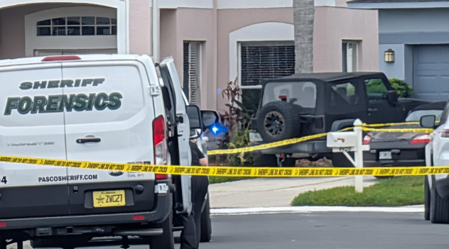 tampafreepress's tweet image. Small Plane Crashes Into Grand Oaks Subdivision In Land O’ Lakes #landolakes #grandoaks #Plane #crash 
Read here: tampafp.com/small-plane-cr…