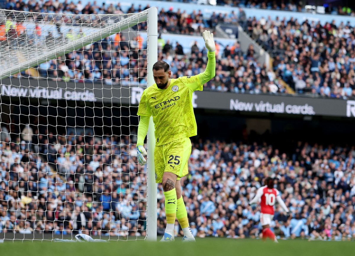 Someone advise <a href="/donnarumma/">GIANLUIGI DONNARUMMA</a> we don't do that at this stage of the season.

We act with speed and precision,  slow with assurance. 

I hope we win this in the second half. 

Come on <a href="/ManCity/">Manchester City</a> ❤️❤️❤️