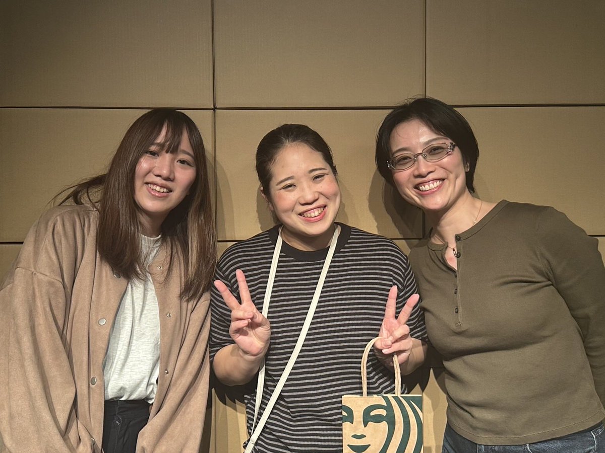 アイム・ダウン、無事に終演しました。
今回は色んなセクションを覗いたことで学ぶ事も沢山ありました。
そして、やっぱりまだまだ私はお芝居は好きなんだと感じた公演でした。
3月の公演で出演してくれたでみさん、雅代さんと不破ちゃんも駆けつけてくれました！