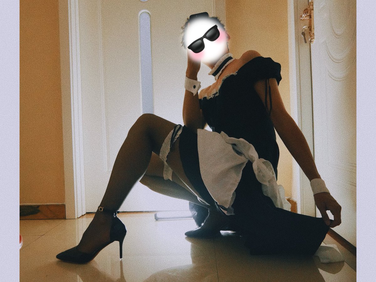 StayAlone2023's tweet photo. 高跟鞋真的是美丽刑��� https://t.co/h9CxkyjTMz