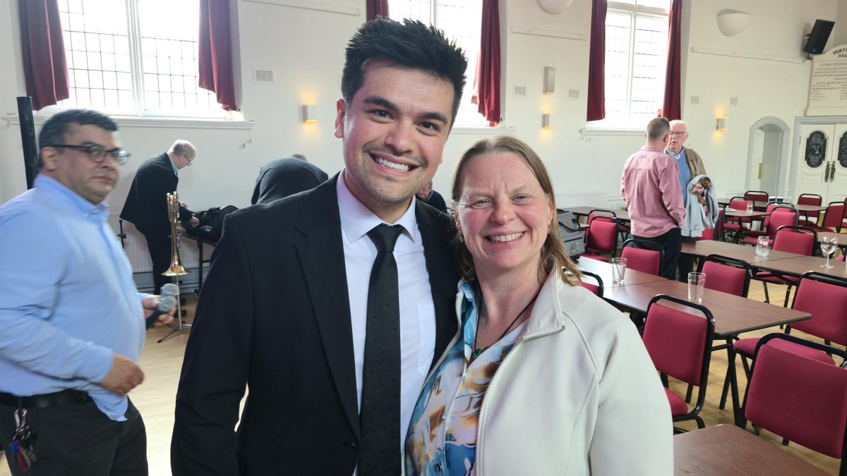 Kathryn_MMorris's tweet photo. Charlie Green and me, at the Fentham Hall, today. #FatChops gig, this lunchtime. Brilliant. Now my new profile pic, on FB too. https://t.co/u9edRGshBk