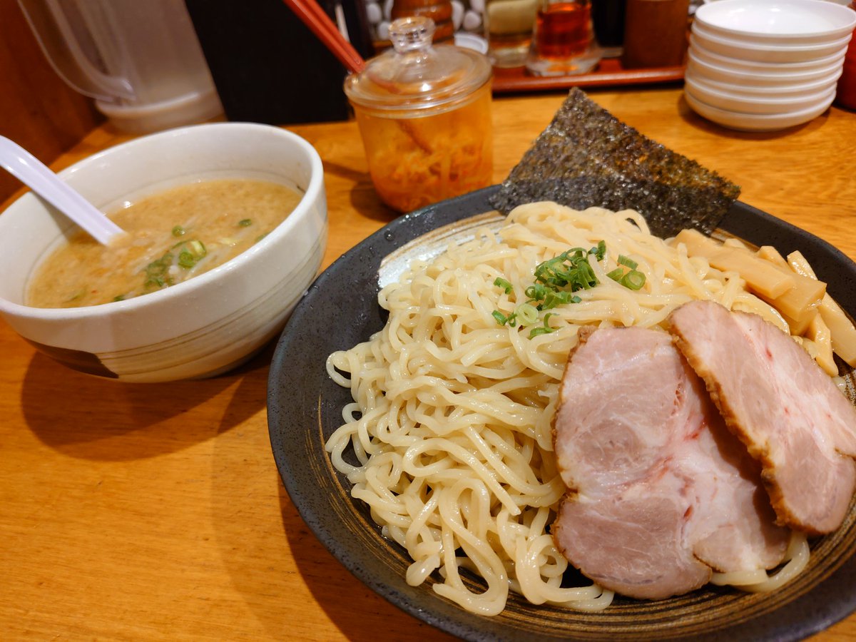 Yoshiyaは出戻りギター🎸俺ノ妹の裏方🅿️として動画編集中📹️ tweet media