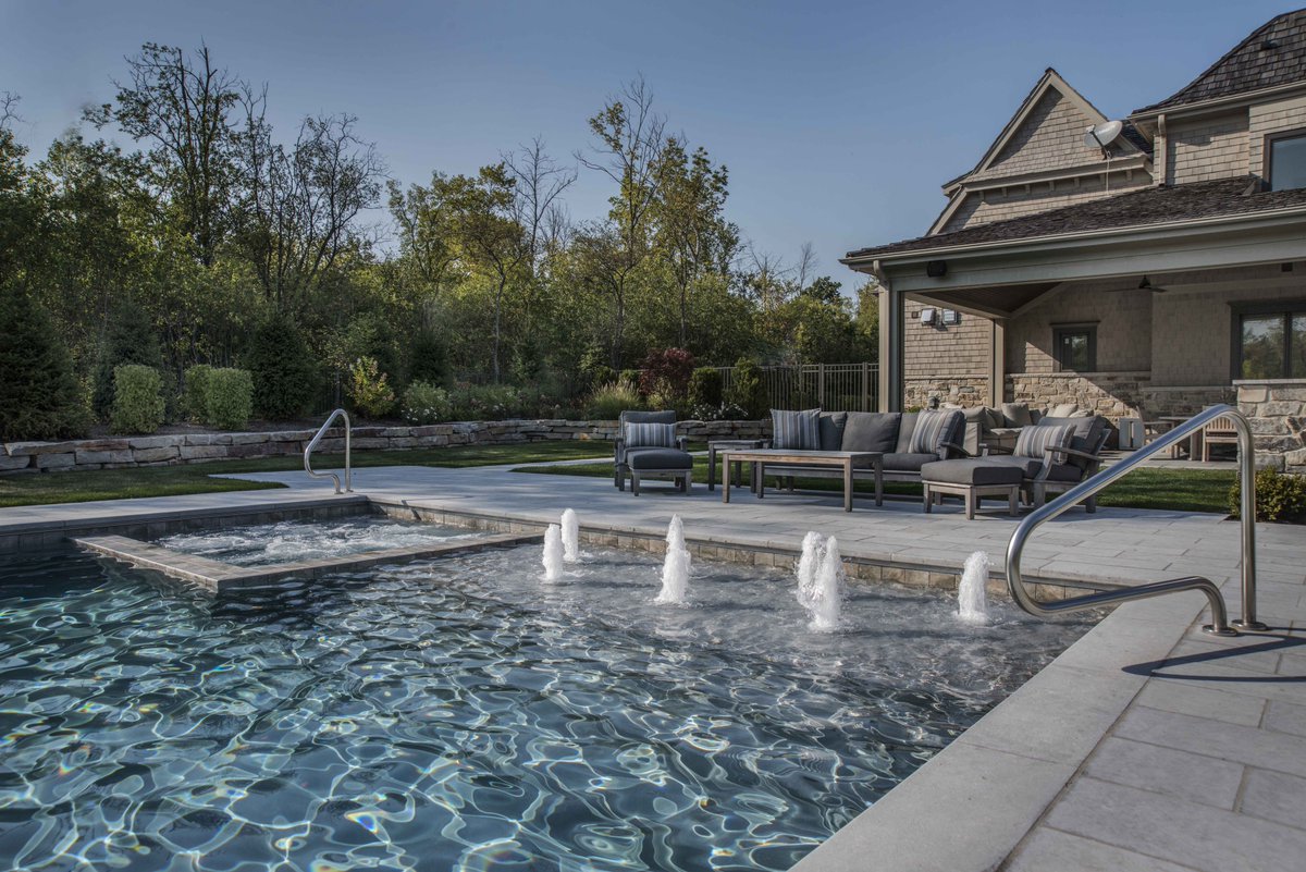 platinum_pools's tweet image. Platinum Poolcare #marketing #pools #digitalmarketing #landscapedesign #outdoorliving #pooldesigns #swimmingpools #ingroundpools #poolbuildershttps://www.houzz.com/hznb/projects/bannockburn-il-swimming-pool-with-automatic-cover-pj-vj~2702690