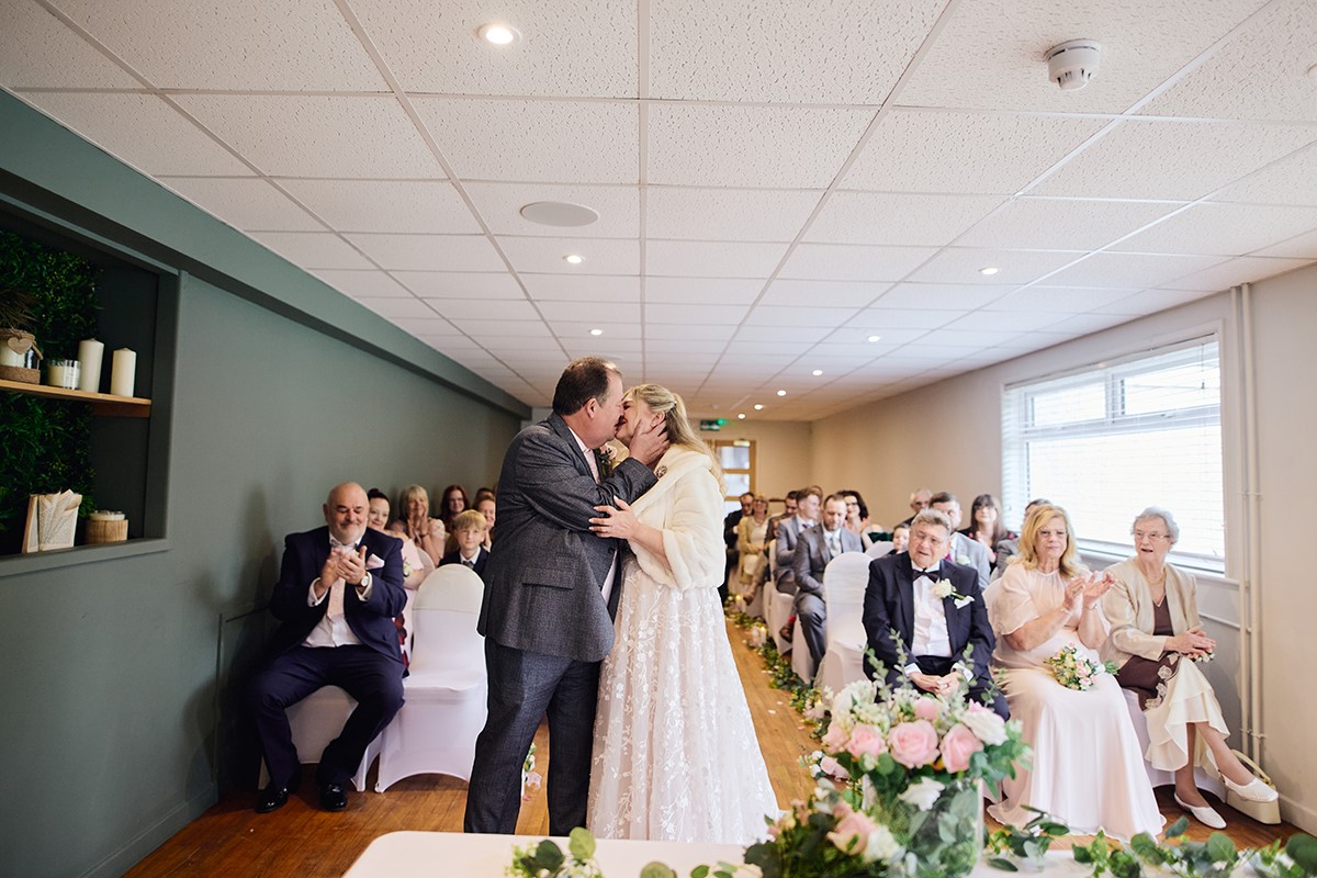 hmelnitkaia's tweet image. The White Horse view #wedding photography |  #Westbury | Jerry and Karen

happywed.co.uk/the-white-hors…