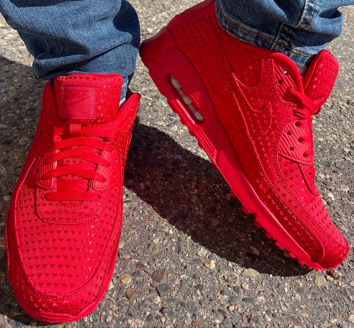 hisexcellence79's tweet image. Valentine’s Day is everyday for me because I love SHOES and ME EVERYDAY. But today is even more special..

Happy Birthday To Me!!! 🎉🎂🥳🎈🎊🎁

#kotd
#yoursneakersaredope 
#unds
#SNKRSKickCheck 

@nikestore 
Shirt made by my boy @JBfromchicago 

Nike Air Max 90 Valentines Day