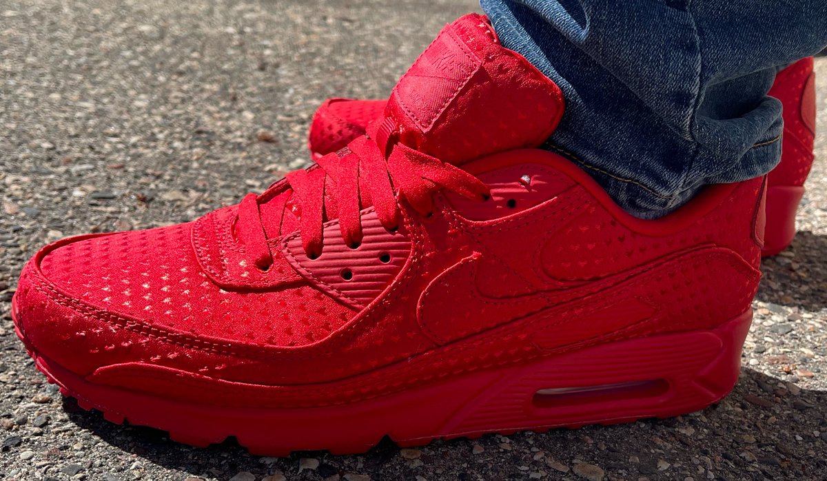 hisexcellence79's tweet image. Valentine’s Day is everyday for me because I love SHOES and ME EVERYDAY. But today is even more special..

Happy Birthday To Me!!! 🎉🎂🥳🎈🎊🎁

#kotd
#yoursneakersaredope 
#unds
#SNKRSKickCheck 

@nikestore 
Shirt made by my boy @JBfromchicago 

Nike Air Max 90 Valentines Day