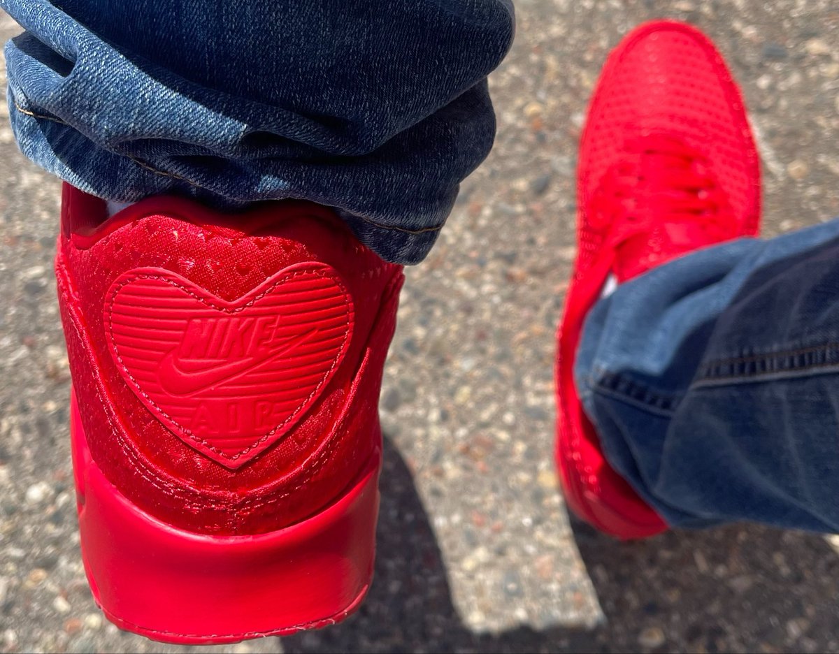 hisexcellence79's tweet image. Valentine’s Day is everyday for me because I love SHOES and ME EVERYDAY. But today is even more special..

Happy Birthday To Me!!! 🎉🎂🥳🎈🎊🎁

#kotd
#yoursneakersaredope 
#unds
#SNKRSKickCheck 

@nikestore 
Shirt made by my boy @JBfromchicago 

Nike Air Max 90 Valentines Day