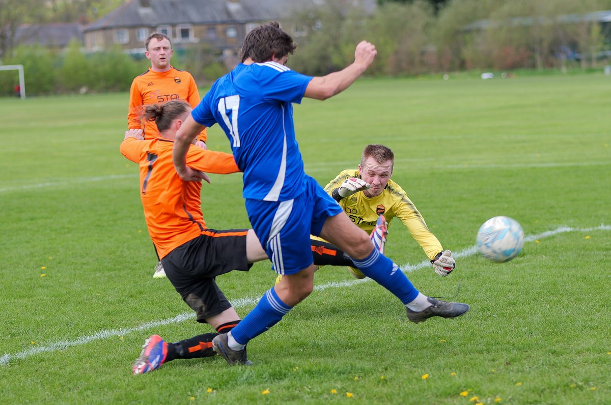 Few from todays game at Marley after a trip up to Cullingworth first!! Another win for <a href="/Bronte_FC/">Bronte FC</a>  7-2. Think a new lens purchase is in order so I can take photo's from more than ten feet away 🙄🤨🤔