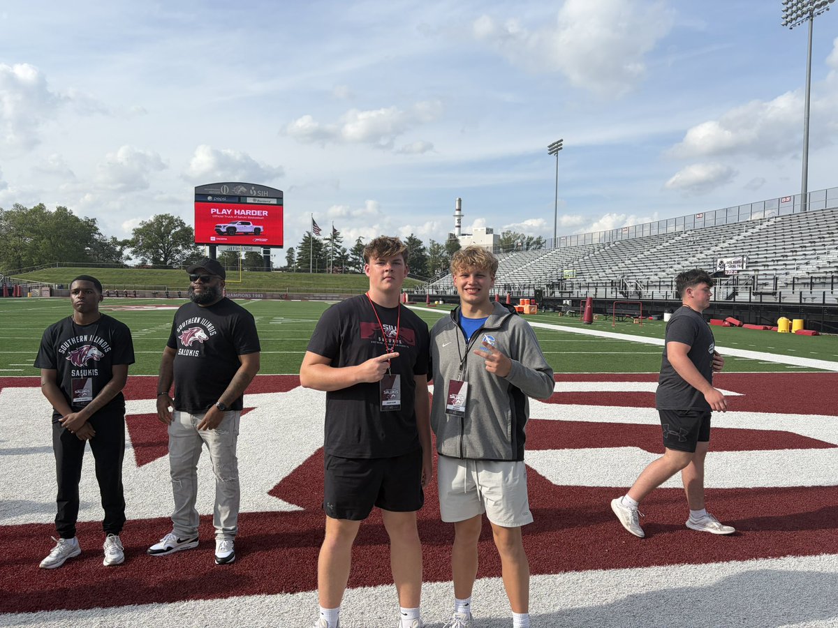 Adam_Kline_50's tweet photo. Had a great time at @SIU_Football Spring game! Great atmosphere and culture.
@CoachNGriffin @17NickHill @Coach_DClark @Coach_Polk_SIU @dchendrix @sixstarfootball @Bryan_Ault @IndianaPreps @PrepRedzoneIN https://t.co/c4do2eb0vr