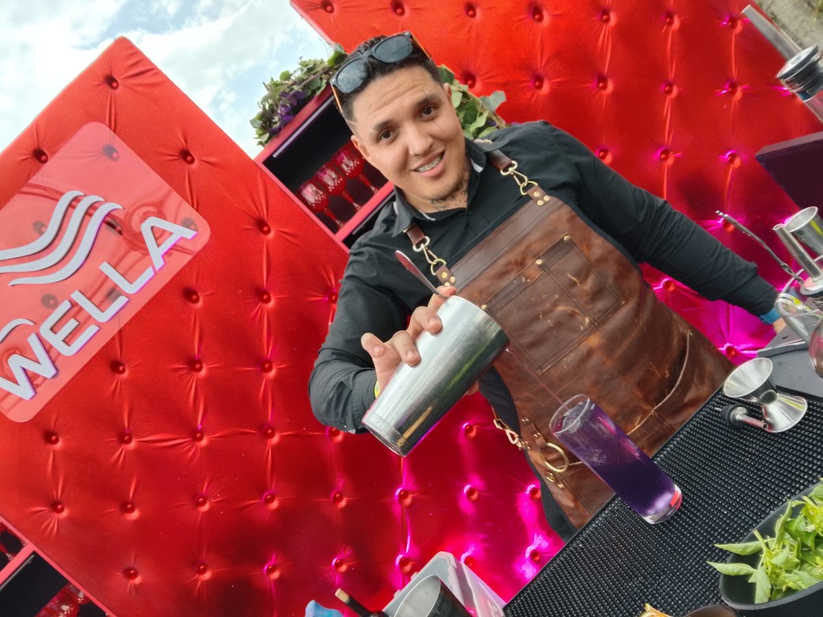 ItmagazineMex's tweet photo. “El Poder del Color” de #Wella es una experiencia que va más allá de lo estético:
#WELLAELPODERDELCOLOR
#KOLESTONDELUXE
#LaDecisionQueTeCuida
#SoftColor #ApruebaDeDudas #KolestonLoCambiaTodo
#ElClubQueLoCambiaTodo https://t.co/4cqWz2Y3Dt
