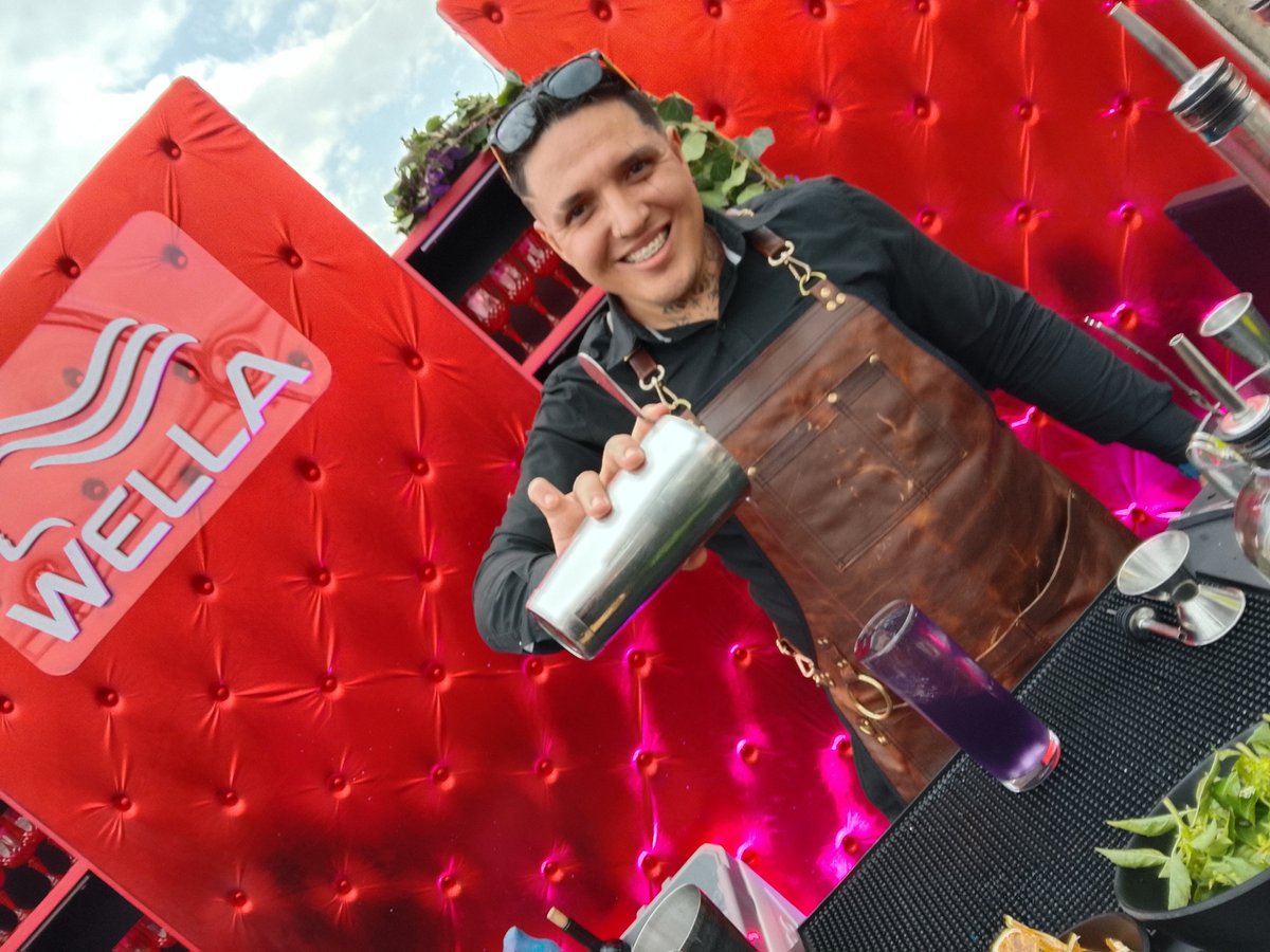 ItmagazineMex's tweet photo. “El Poder del Color” de #Wella es una experiencia que va más allá de lo estético:
#WELLAELPODERDELCOLOR
#KOLESTONDELUXE
#LaDecisionQueTeCuida
#SoftColor #ApruebaDeDudas #KolestonLoCambiaTodo
#ElClubQueLoCambiaTodo https://t.co/4cqWz2Y3Dt