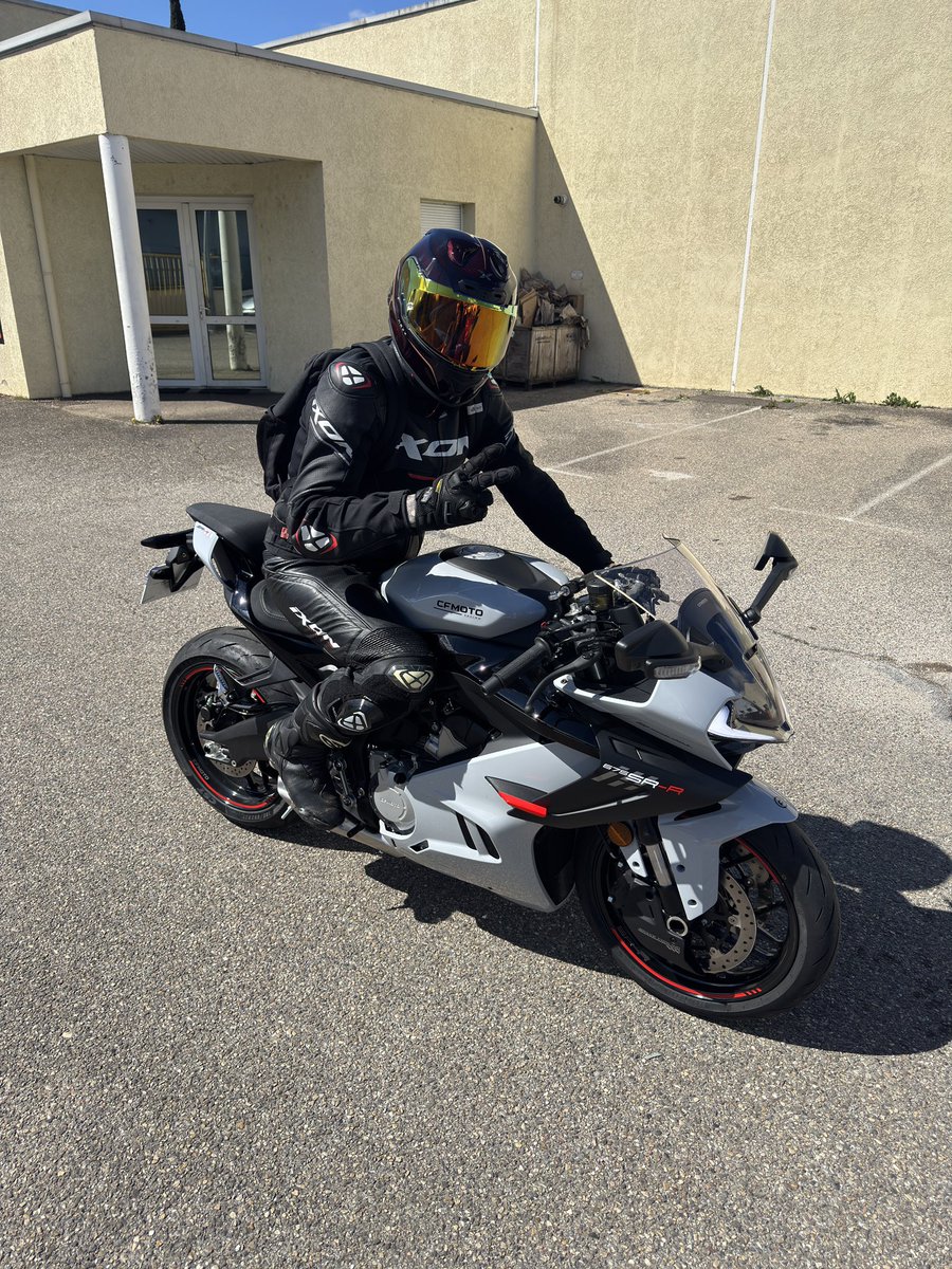 nAhA tweet media