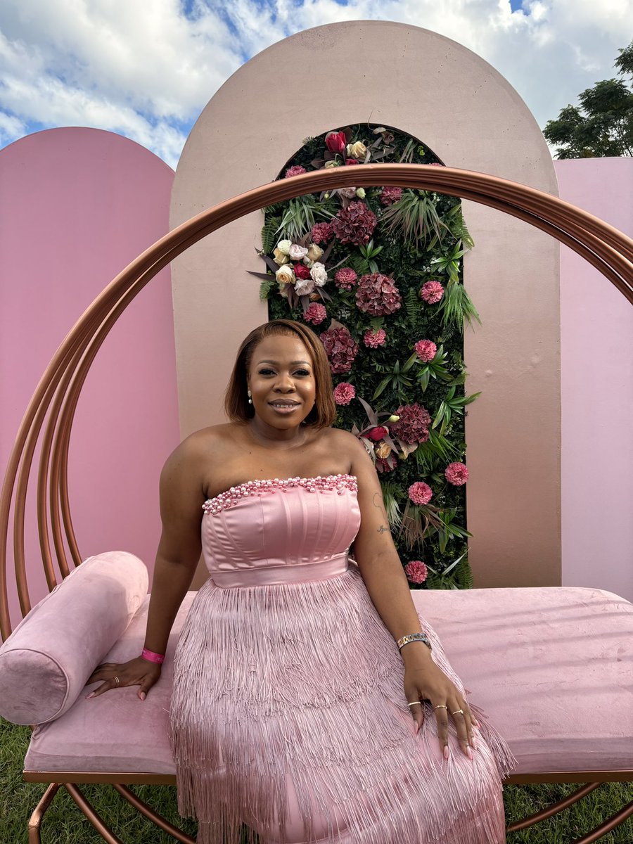 KgosidintsiRese's tweet photo. The Pink Table
You belong!!!!!!!!🌸💕🎀 https://t.co/iqp2Pfpkwo
