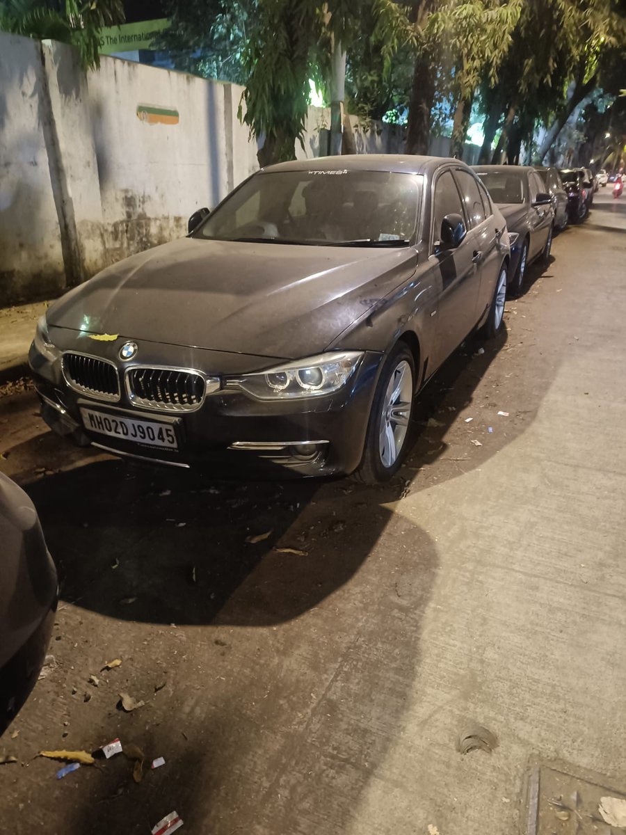 TimminsPriyanka's tweet photo. Times Estate is a Resale Car Dealer,parking cars for carrying out his commercial activities, occupying Car Park areas&amp;denying the residents parking facility At Ashok Chopra rd,Panch Marg Versova, Andheri W.Pls tk action @MTPHereToHelp @yariroadbachao @AndheriLOCA @MumbaiPolice https://t.co/AvfCpti5RE