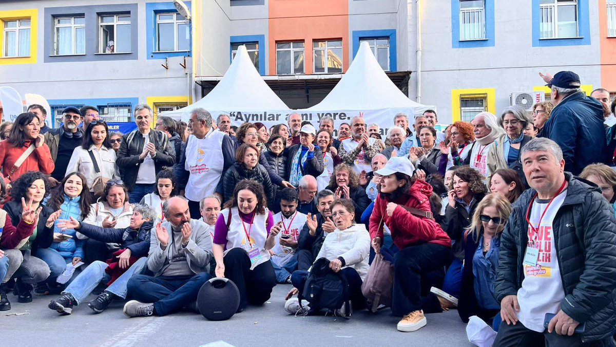 İstanbul Tabip Odası seçimlerini Demokratik Katılım Grubu olarak kazandık. İktidar yanlısı ittifak kaybetti. Bundan sonra Etkin Demokratik TTB değer ve bileşimine özen gösteren bir TTB yönetimi için çalışmalıyız. <a href="/AlpayAzap/">Alpay Azap</a>